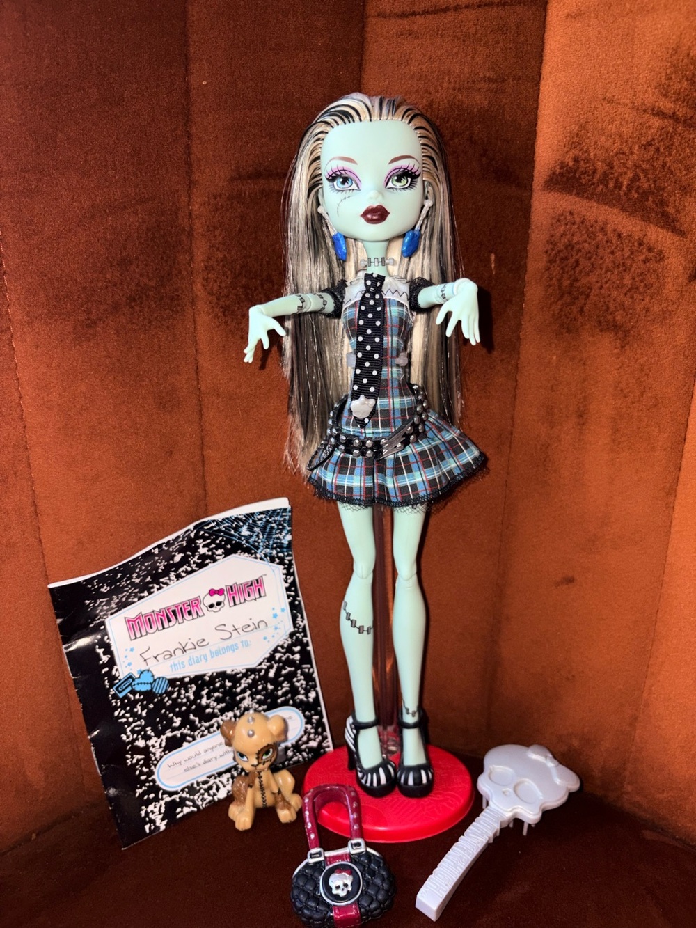 Monster High Frankie Stein 
1st Wave black elastics 
COMPLETE!